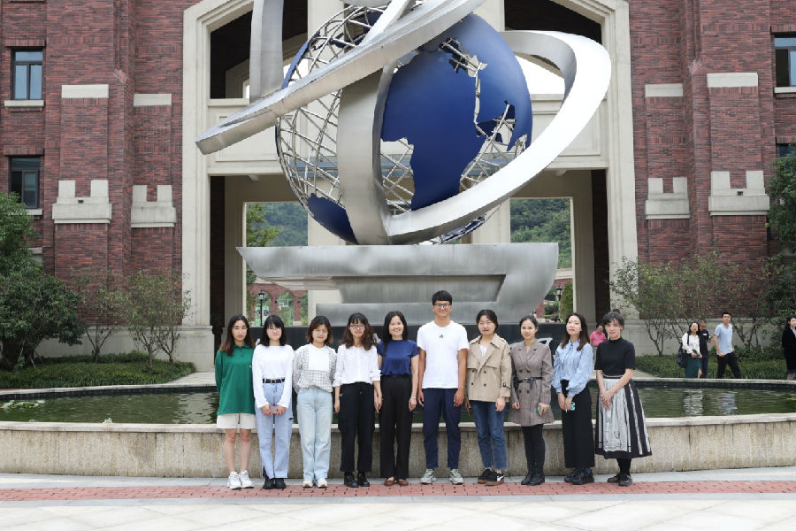 小学部成立照片.jpg