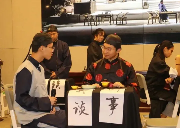 华盛达外语学校话剧表演.png