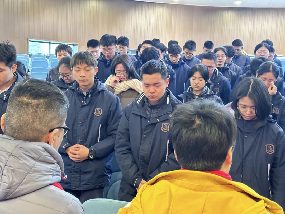 华盛达高中励志报告会.png 华盛达高中励志报告会.png